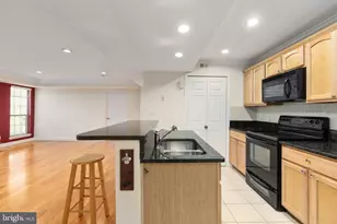 3922 Penderview Dr, Fairfax, VA 22033 - Photo 7