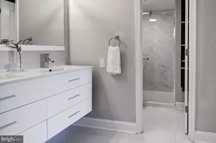 8340 Greensboro Dr, McLean, VA 22102 - Photo 11