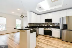 4627 Hummingbird Ln, Fairfax, VA 22033 - Photo 11