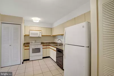 3800 Powell Lane #727, Falls Church, VA 22041 - Photo 15