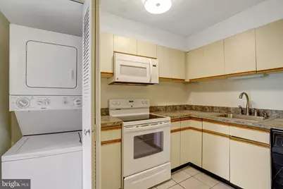3800 Powell Lane #727, Falls Church, VA 22041 - Photo 11