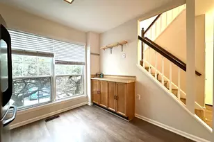 5700 Medallion Ct, Alexandria, VA 22303 - Photo 3