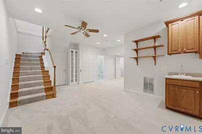 6806 Thompson Crest Court, McLean, VA 22101 - Photo 11