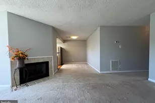 12100 Greenway Ct, Fairfax, VA 22033 - Photo 7