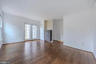 8200 Maple Ridge Ave, Springfield, VA 22153 - Photo 11