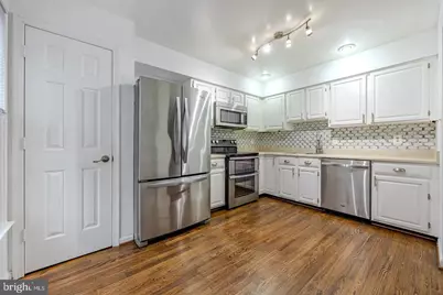8200 Maple Ridge Avenue, Springfield, VA 22153 - Photo 7