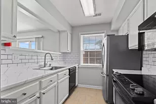 9904 Hagel Cir, Lorton, VA 22079 - Photo 13