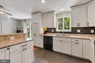 2913 Ashdown Forest Dr, Herndon, VA 20171 - Photo 7