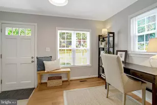 5910 Edgehill Dr, Alexandria, VA 22303 - Photo 3