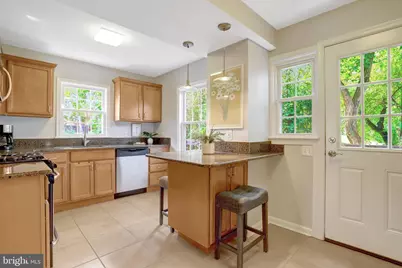5910 Edgehill Drive, Alexandria, VA 22303 - Photo 15