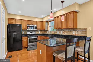 6888 Kerrywood Cir, Centreville, VA 20121 - Photo 11