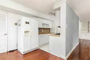 3334 Woodburn Village Dr, Annandale, VA 22003 - Photo 5