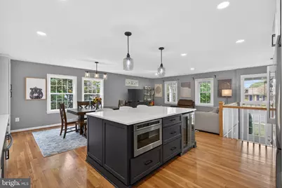 9801 Meadow Valley Drive, Vienna, VA 22181 - Photo 7