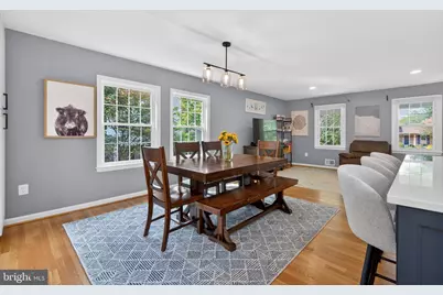 9801 Meadow Valley Drive, Vienna, VA 22181 - Photo 9