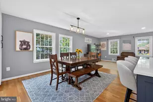 9801 Meadow Valley Dr, Vienna, VA 22181 - Photo 9