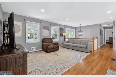 9801 Meadow Valley Drive, Vienna, VA 22181 - Photo 11