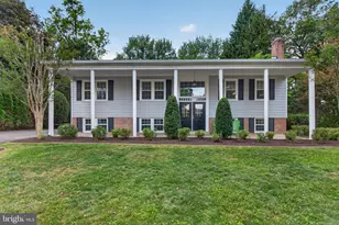 9801 Meadow Valley Dr, Vienna, VA 22181 - Photo 33