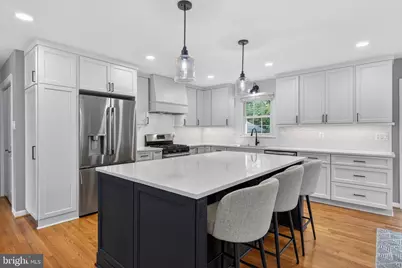 9801 Meadow Valley Drive, Vienna, VA 22181 - Photo 13