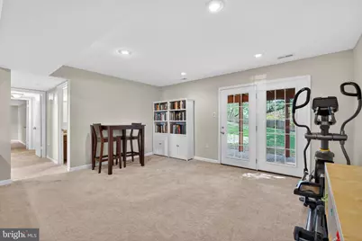 9801 Meadow Valley Drive, Vienna, VA 22181 - Photo 23