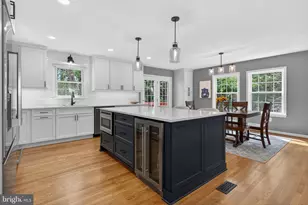 9801 Meadow Valley Dr, Vienna, VA 22181 - Photo 5