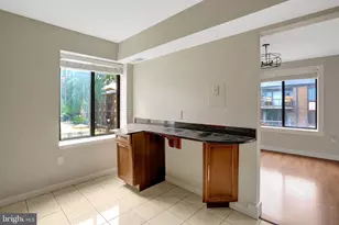 9731 Kings Crown Ct, Fairfax, VA 22031 - Photo 13