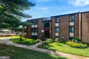 9731 Kings Crown Ct, Fairfax, VA 22031 - Photo 3