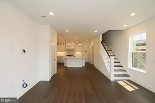 14964 Deco Cir, Chantilly, VA 20151 - Photo 3