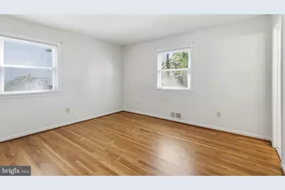 360 Park Street NE, Vienna, VA 22180 - Photo 17