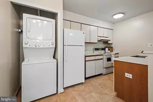 8647 Beekman Pl, Alexandria, VA 22309 - Photo 5