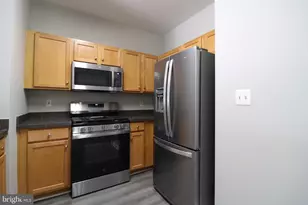 5117 Travis Edward Way, Centreville, VA 20120 - Photo 9
