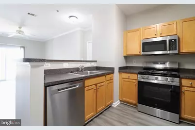 5117 Travis Edward Way #5117E, Centreville, VA 20120 - Photo 7