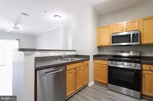 5117 Travis Edward Way, Centreville, VA 20120 - Photo 7