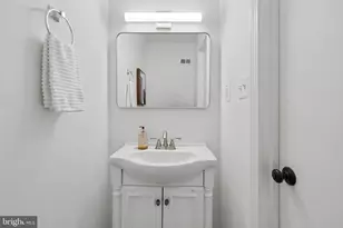 11924 Travistock Ct, Reston, VA 20191 - Photo 11