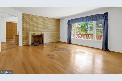 923 Harriman Street, Great Falls, VA 22066 - Photo 5