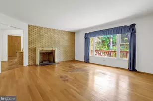 923 Harriman St, Great Falls, VA 22066 - Photo 5
