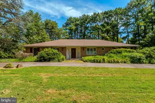 923 Harriman St, Great Falls, VA 22066 - Photo 1