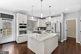 8138 Rondelay Ln, Fairfax Station, VA 22039 - Photo 19