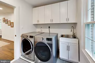 704 Blueberry Hill Rd, McLean, VA 22101 - Photo 29