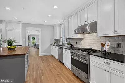 10526 Marbury Road, Oakton, VA 22124 - Photo 11
