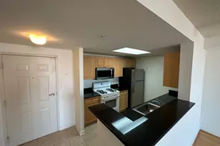 2726 Gallows Rd, Vienna, VA 22180 - Photo 5
