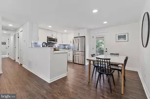 4525 Silas Hutchinson Dr, Chantilly, VA 20151 - Photo 5