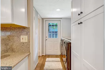 7809 Roundabout Way, Springfield, VA 22153 - Photo 9