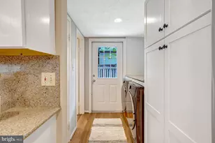 7809 Roundabout Way, Springfield, VA 22153 - Photo 9