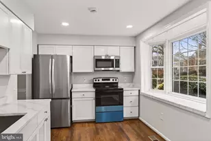 8219 Doctor Craik Ct, Alexandria, VA 22306 - Photo 9