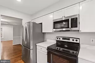 8219 Doctor Craik Ct, Alexandria, VA 22306 - Photo 15