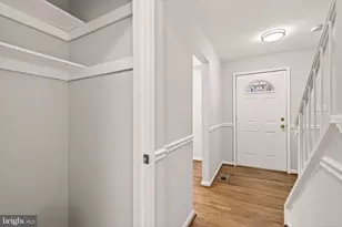 8219 Doctor Craik Ct, Alexandria, VA 22306 - Photo 3