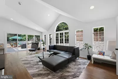 8354 Old Dominion Drive, McLean, VA 22102 - Photo 23