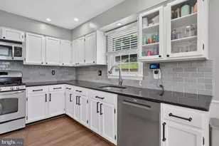 7331 Rolling Oak Ln, Springfield, VA 22153 - Photo 13