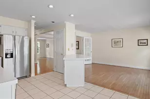 7441 Heatherfield Ln, Alexandria, VA 22315 - Photo 9
