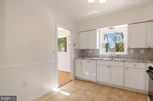 6807 Dean Dr, McLean, VA 22101 - Photo 11